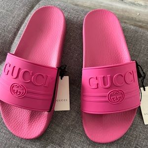 New Gucci pink slides 8.5 women, 7 men